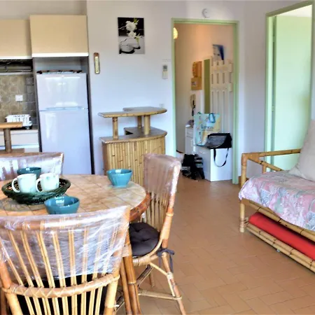 Climatise 2p Avec Parking, Proche Et Commerces A - Fr-1-226b-99 Apartment *